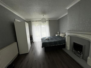 R&S Double Bedroom X